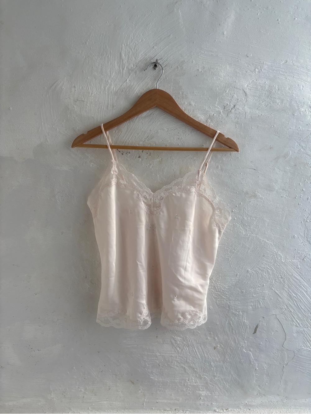 vintage blush pink Barbizon satin camisole
Size XS/S